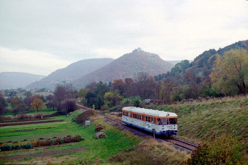 VT 405 der WEG als IBSE-Sonderzug Sonderfahrt auf Güterzugstrecken an Neckar und Fils zwischen Urach Wasserfall und Dettingen (Erms). p000877.jpg