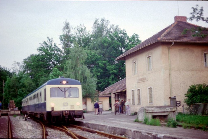 628 010 + 628 020 als IBSE-Sonderzug Oberschwabenrundfahrt in Ottobeuren p000791.jpg