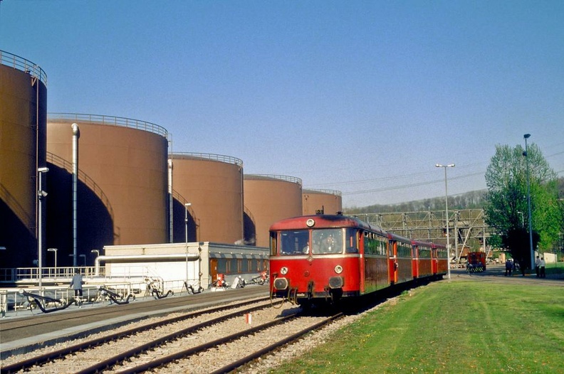 798 721 + 998 260 + 998 786 + 798 516 als IBSE-Sonderzug Rund um Stuttgart in Marbach (Neckar), EVS-Anschluß. p000808.jpg