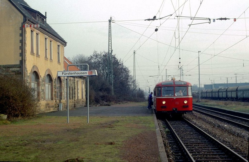 795 240 + 995 019 als IBSE-Sonderzug Güterzugstrecken und Anschlußbahnen im Großraum Saarbrücken in Fürstenhausen (24.01.1997) p000960.jpg